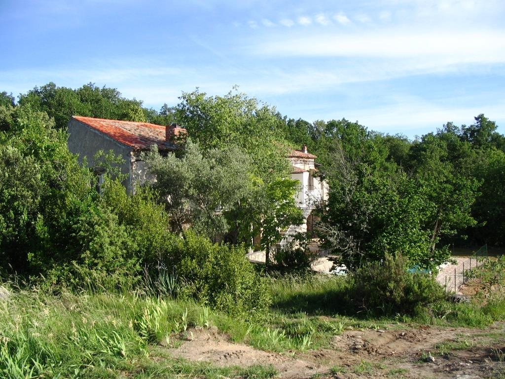 Grand gîte isolé nature sauvage